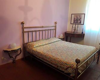 A Casa Di Tuccio - Viagrande - Schlafzimmer