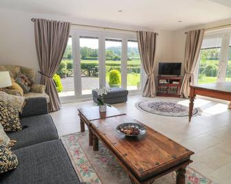 Monument View, Family Friendly, With A Garden In Hawkesbury Upton - Badminton