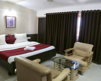 Hotel Khushi International - Diu - Ložnice