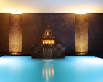 أجوستا كلوب هوتل آند سبا – للبالغين فقط - يوريت دي مار - حوض السباحة