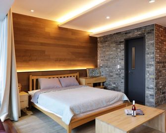 Daylight Lagomar Pension - Jangan - Schlafzimmer