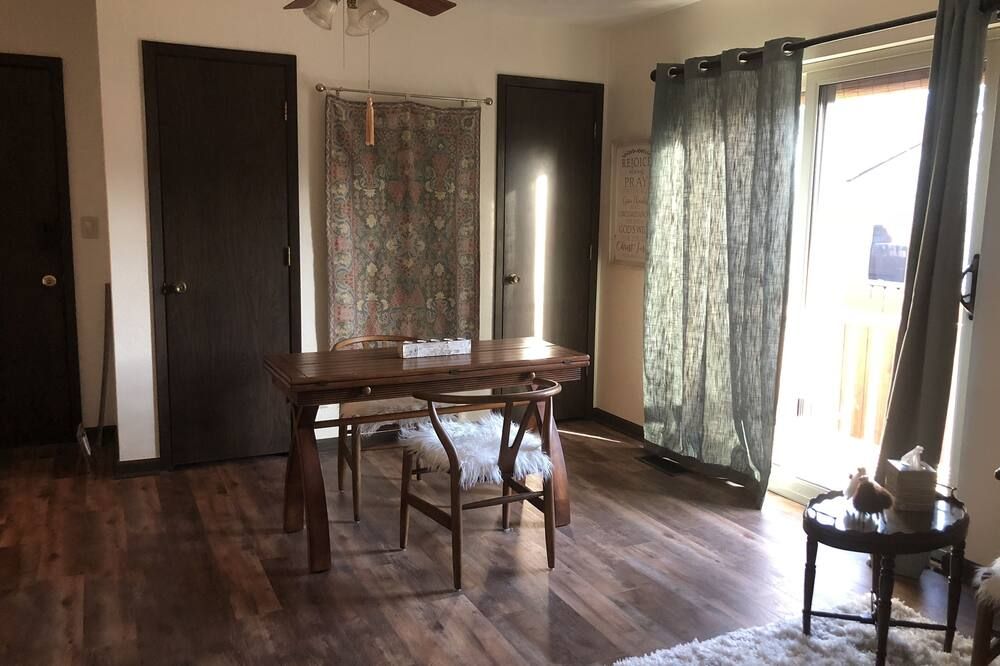 Dining room view of LaLa’s Llama, Truman Heritage District, Independence Square