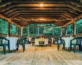 Safe Haven Farm Gulf Breeze Rvcamper Roan Mountain - Roan Mountain - Restaurant