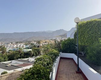 Tropical Bliss Escape in Costa Adeje - Adeje - Parveke