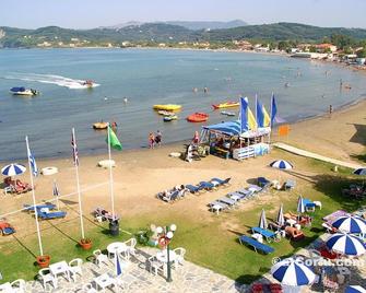 Toula's Apartments - Sidari - Beach