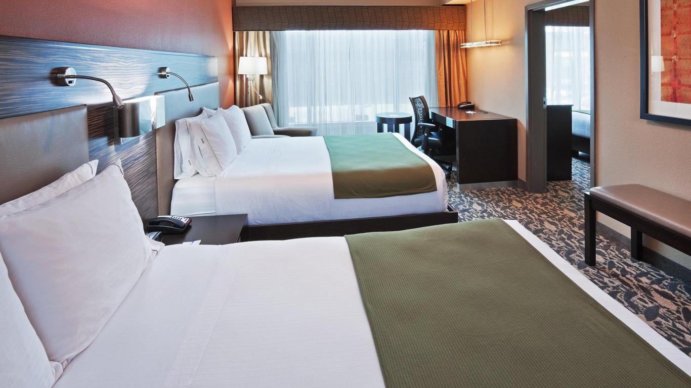 Holiday Inn Express & Suites North Dallas At Preston