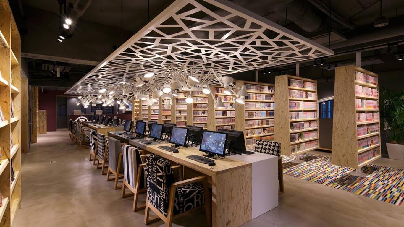 Booth Netcafe & Capsule