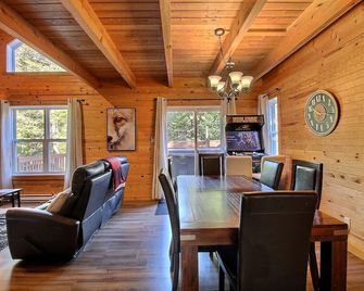Hôtel à la maison - Chalet Sherwood 37 - Shannon - Salle à manger