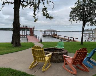 !!open Water Views!! Boat Lift-High Speed Internet-Swim Area-Sunset-Sun Tan Deck - Mabank - Patio