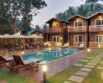 La Vie Woods- couples/families only - Calangute - Basen