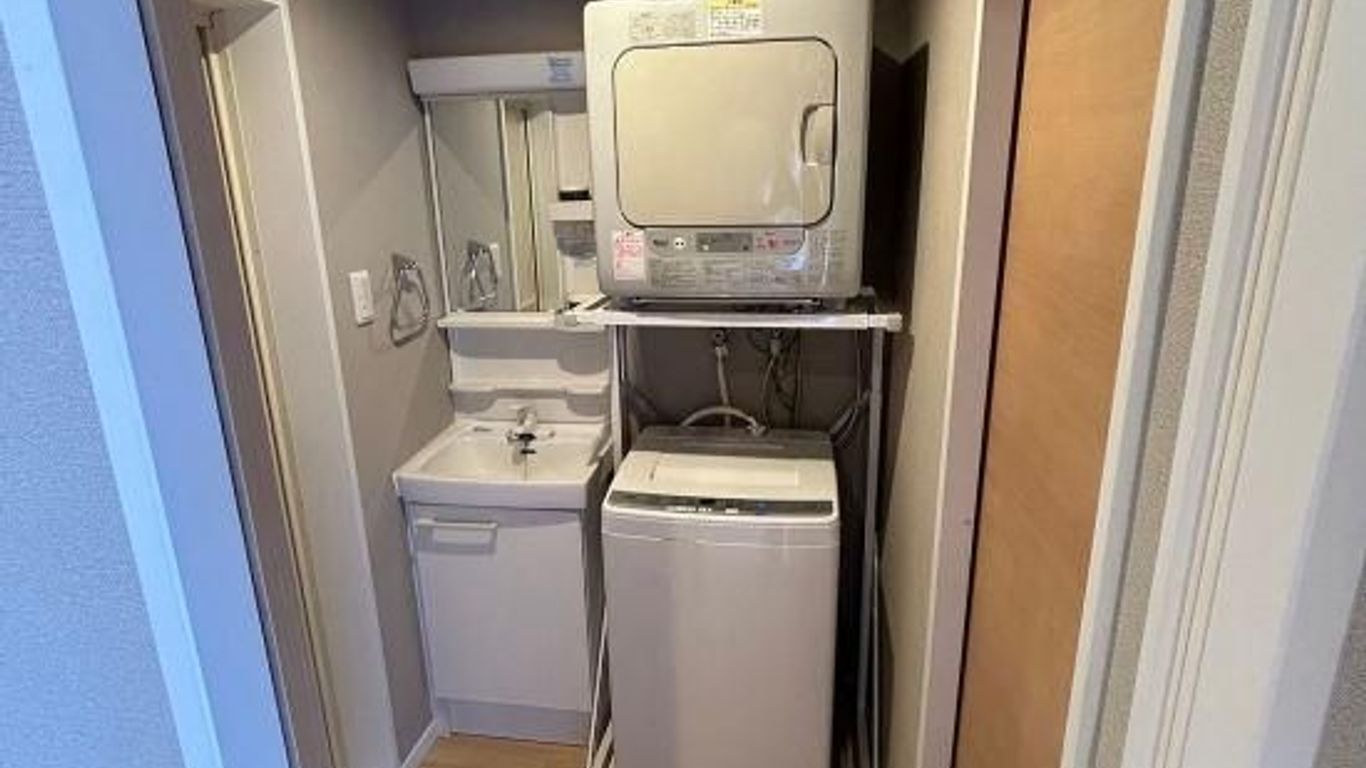 مستر كينجو إن فيوليت هيجاشيماتشي