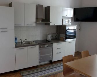 Hostel DIC - Ljubljana - Phòng bếp