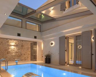 Manili Boutique Suites & Villas - Archanes - Pool