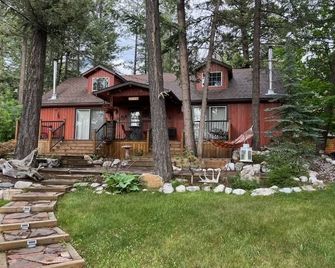 Cheerful 3 bedroom cabin with indoor fireplace - Fairmont Hot Springs - Edificio