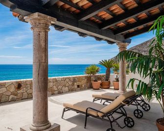 Beautiful Beachfront Villa in Cabo Encanto Ocho - San José del Cabo - Ban công
