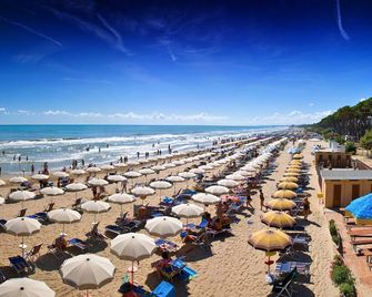Hotel Mare Blu Resort & Spa - Pineto - Пляж