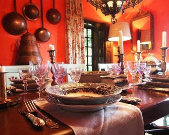 Charming villa from the 18th Century beautifully restored - Borela - Restaurante