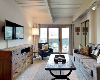 Timberline 214 Studio Deluxe ~ Hot Tub~Pool~WiFi~Ski-in/out~Local Shuttle - Snowmass Village - Wohnzimmer