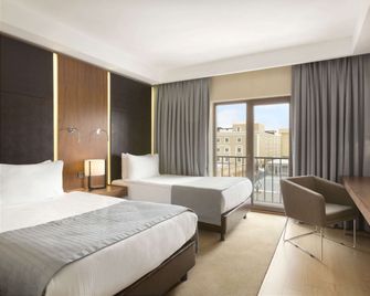 Ramada by Wyndham Istanbul Florya - Istanbul - Bedroom