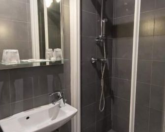 Hôtel De La Gare - Villeneuve-Saint-Georges - Salle de bain