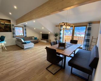 133m² apartment in Bayerniederhofen mountain and castle view - Halblech - Dining room