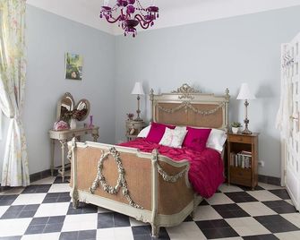 Beautifully Renovated Famous House.Heated Pool.Enclosed Grounds.Beaches & Midi - Saint-Nazaire-d'Aude - Habitación