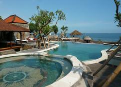 Classic Beach Villas - Abang - Pool
