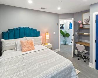 Luxe and Relaxation Living - Queens - Bedroom