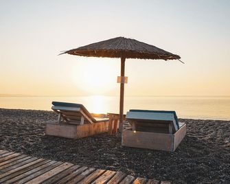 Eco Beach And Magic Garden Hotel - Gennadi - Пляж