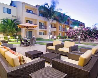 Courtyard by Marriott Fresno - Fresno - Uteplats