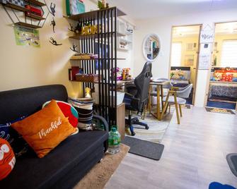 Pandora's Nest - Cainta - Living room