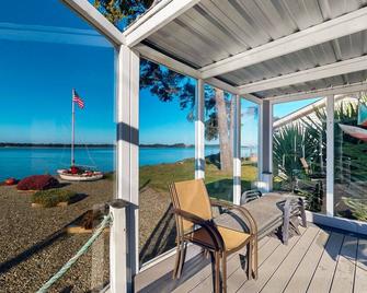 Gray Goose Beach Cottage - Coos Bay - Балкон