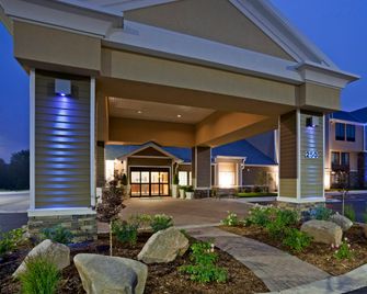 Holiday Inn Express Hotel & Suites Willmar - Willmar - Будівля