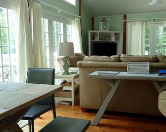 Charming home across from pristine Pleasant Lake, New London - New London - Living room