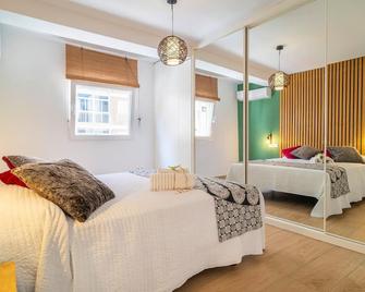 3 Bedroom Amazing Apartment In Almería - Almería - Habitación