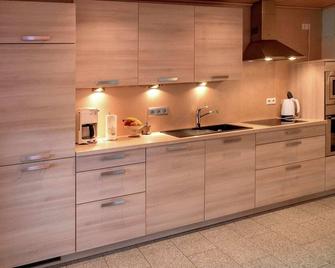 Apartment on a farm on the edge of the forest - Mühlenbach - Cocina