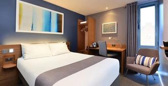 Travelodge-Docklands - London - Bedroom