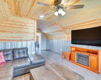 Balcony and Views Sturgis Twin Peaks Cabin - Sturgis - Living room