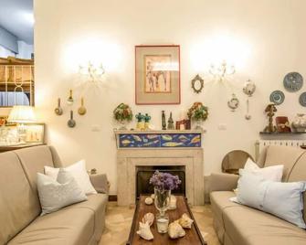 Vacation home Madda by Interhome - Lido di Camaiore - Wohnzimmer