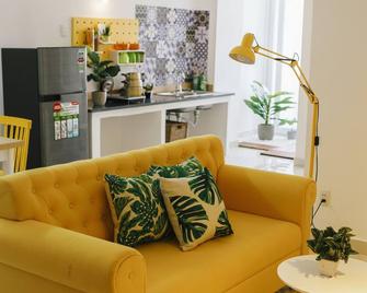 La Vie En Rose/Yellow - Vung Tau - Living room