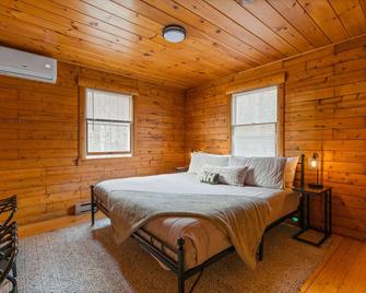 White Mountains - Cozy cabin by the lake with fire pit. - Haverhill - Habitación