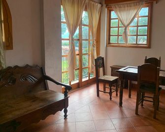 Hostal Dulces Suenos - Hostel - Panajachel - Dining room
