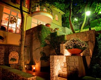 Vozdvyzhensky Boutique Hotel - קייב - מסעדה