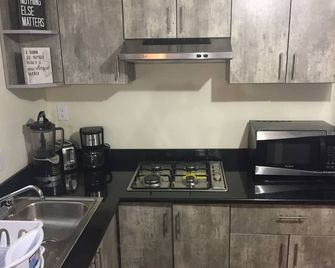 Clean & safe apartment. Near borders & airport! - Tijuana - Keuken