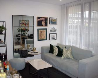 Stylish & Serene 1 Bdr Urban Hideaway - Sydney - Wohnzimmer