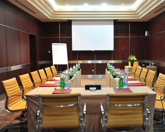 Crowne Plaza Al Khobar By IHG - Al Khobar - Sala de reuniones