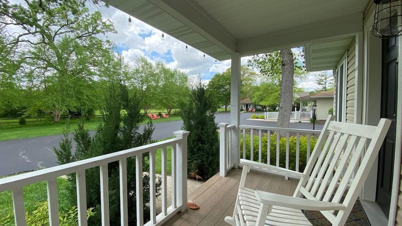 Seven Oaks Inn