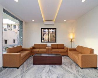 OYO Hotel Skd - Vrindavan - Лаунж