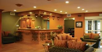 Spark by Hilton Redlands - Redlands - Front desk