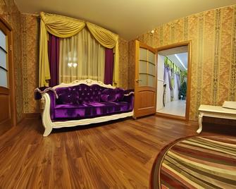 Guest House Moskvich - Barnaul - Living room